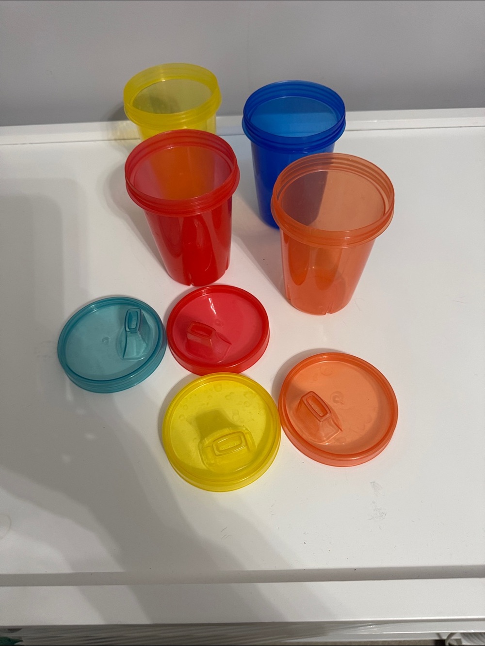 Set of Colorful Plastic Cups with Lids - Red, Orange, Yellow, Blue, Teal
